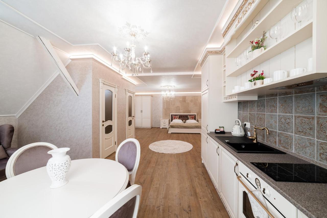 Vip Apartment On Duhnovicha Street .Free Parking. ウージュホロド エクステリア 写真
