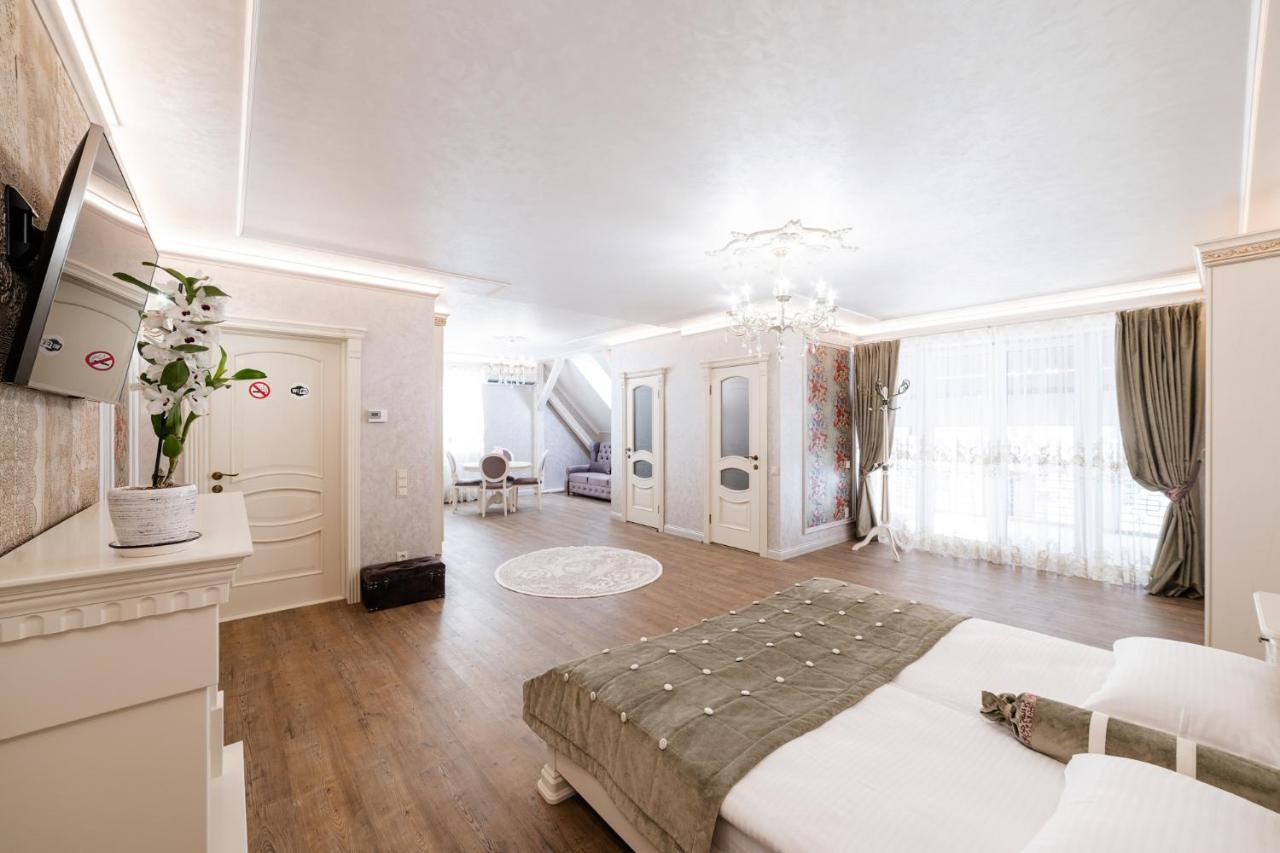Vip Apartment On Duhnovicha Street .Free Parking. ウージュホロド エクステリア 写真