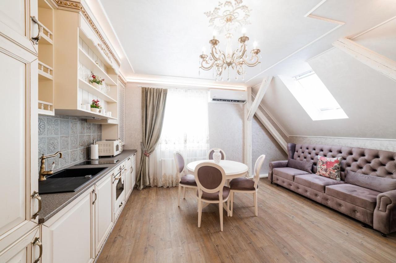 Vip Apartment On Duhnovicha Street .Free Parking. ウージュホロド エクステリア 写真